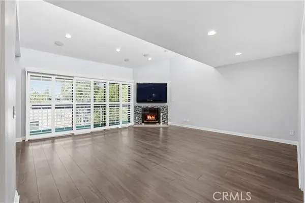 4542 Willis Avenue  #302, Sherman Oaks, CA 91403