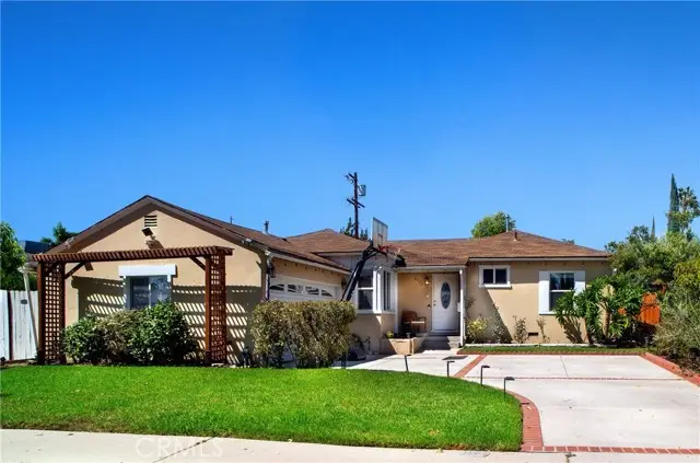 6655 Yarmouth Avenue, Reseda, CA 91335 - #1
