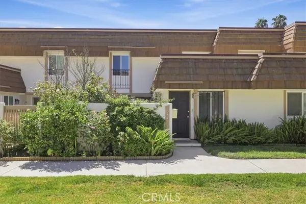 10445 Larwin unit 3  #3, Chatsworth, CA 91311