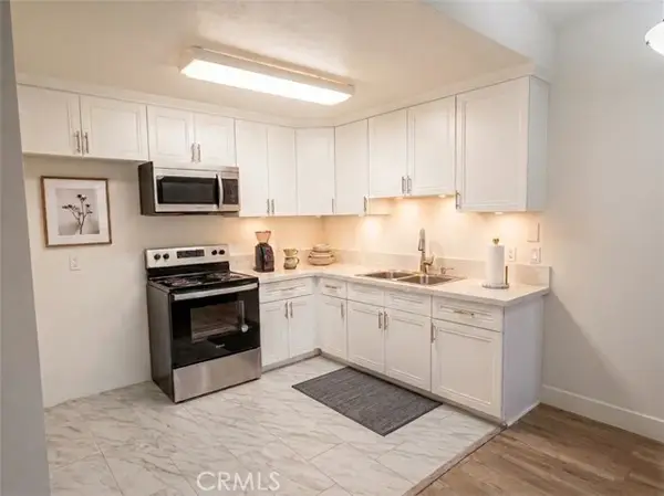 6815 Remmet  #109, Canoga Park, CA 91303