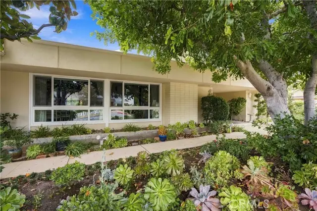 9817 Donna Avenue, Northridge, CA 91324 - #3