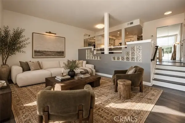 23401 Park Sorrento  #3, Calabasas, CA 91302
