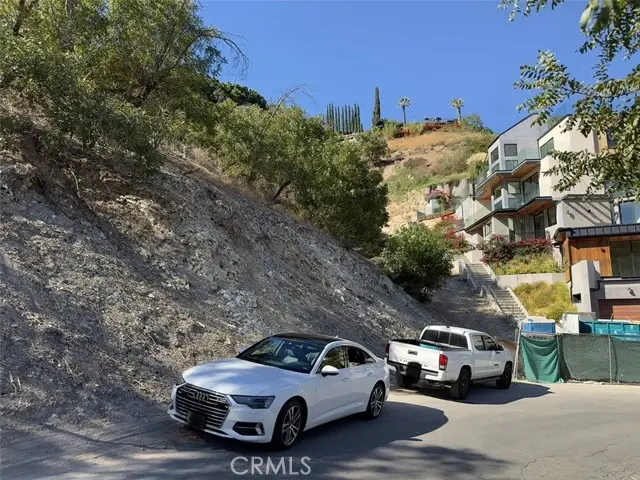 3747 Camino De La Cumbre, Sherman Oaks, CA 91423 - #2