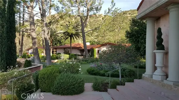 22637 La Quilla, Chatsworth, CA 91311