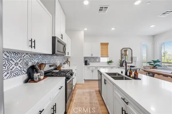 1060 Kendale Way, Vista, CA 92081