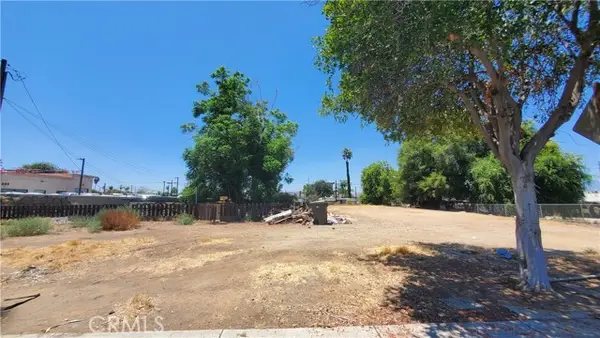 217 Iowa Avenue, Riverside, CA 92507