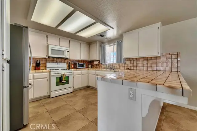 8016 Avenue D12, Lancaster, CA 93536 - #3