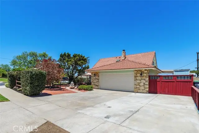 315 Monterey, Corona, CA 92879 - #1