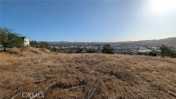2 Hill Avenue, Lake Elsinore, CA 92530