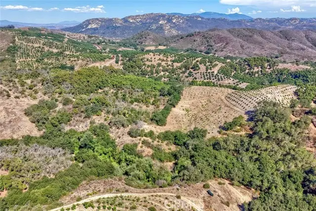 2 Via De Los Robles, Temecula, CA 92590 - #2