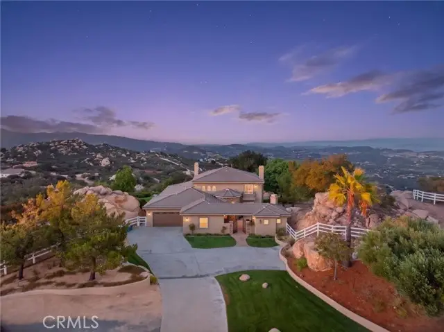 17650 Calle Pescar, Murrieta, CA 92562 - #2
