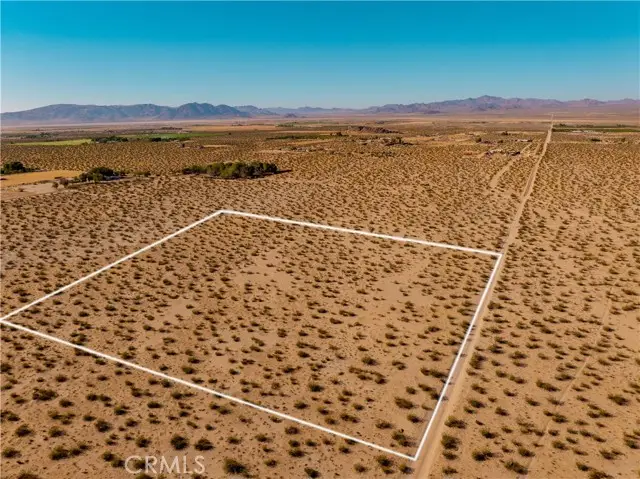 1 Fairlane Rd, Lucerne Valley, CA 92356 - #2