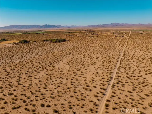 1 Fairlane Rd, Lucerne Valley, CA 92356 - #3