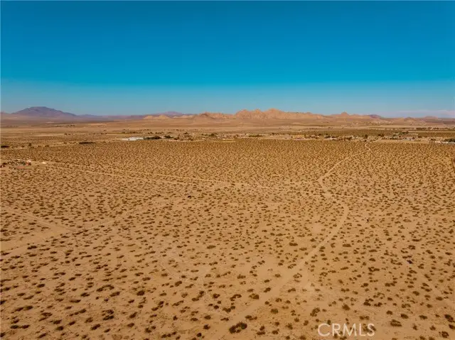 2 Fairlane Rd, Lucerne Valley, CA 92356 - #2