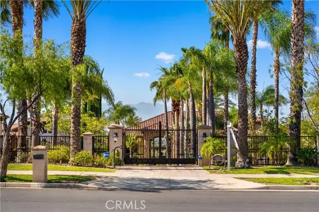 423 Cleveland Way, Corona, CA 92881 - #2