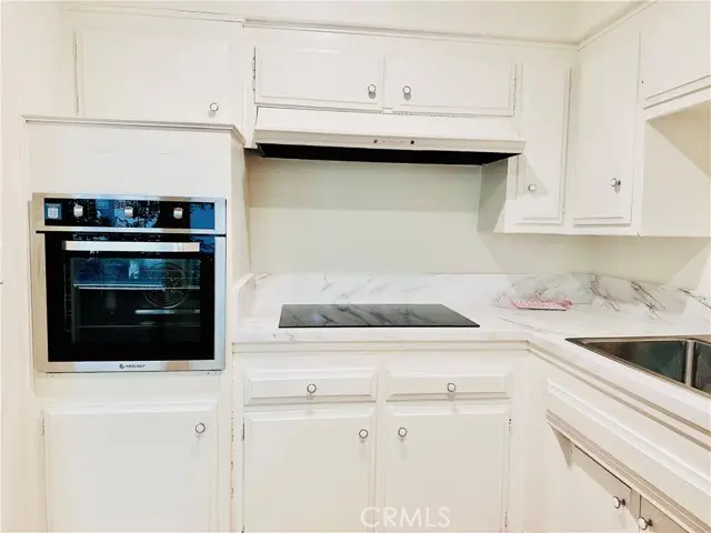 239 Barrington Avenue  #F8, Los Angeles, CA 90049 - #2