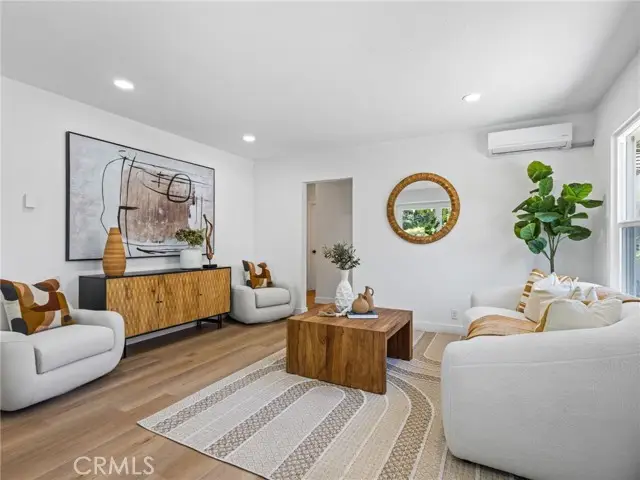 10559 Camarillo, North Hollywood, CA 91602 - #2