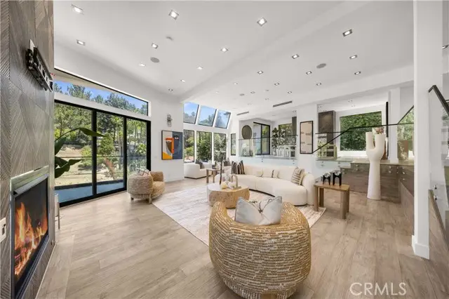 6358 La Rocha, Los Angeles, CA 90068 - #2