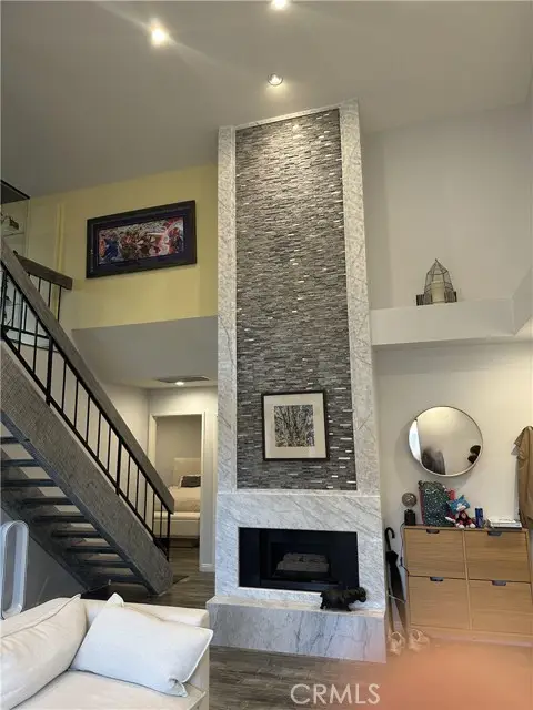 18445 Hatteras Street  #402, Tarzana, CA 91356