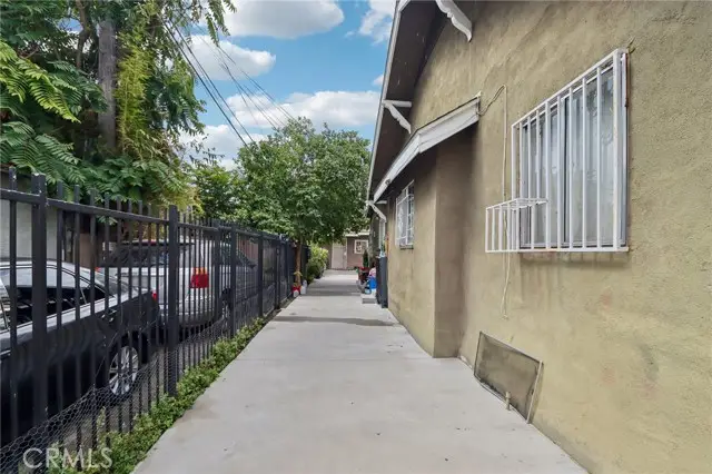 1242 43rd, Los Angeles, CA 90011 - #3
