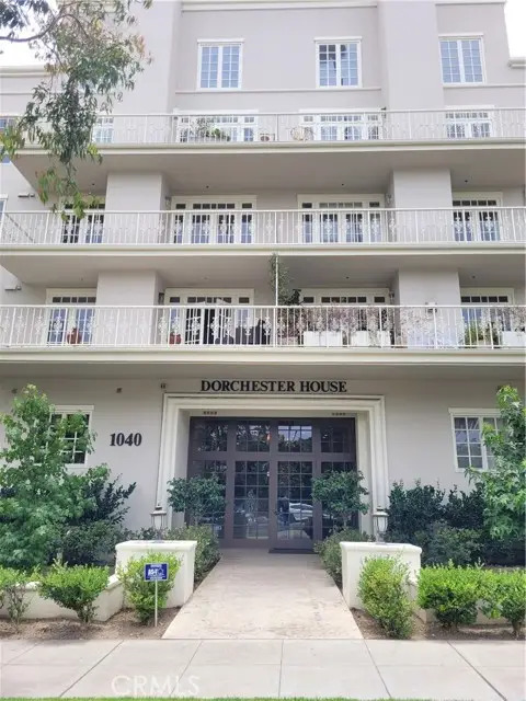 1040 4th  #203, Santa Monica, CA 90403