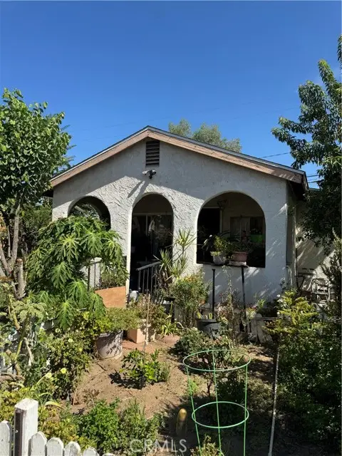 174 11th, Perris, CA 92570