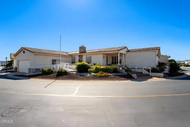 75 Poinsettia Gardens Drive, San Buenaventura Ventura, CA 93004 - Image #2