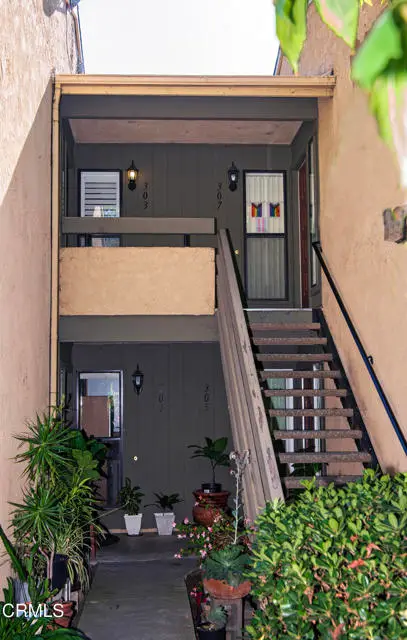 307 Oakwood Street, Ventura, CA 93001