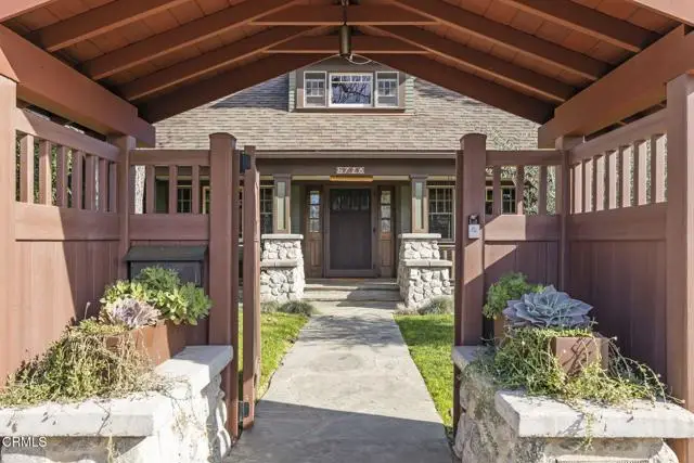 5728 Mammoth Avenue, Van Nuys, CA 91401 - Image #3