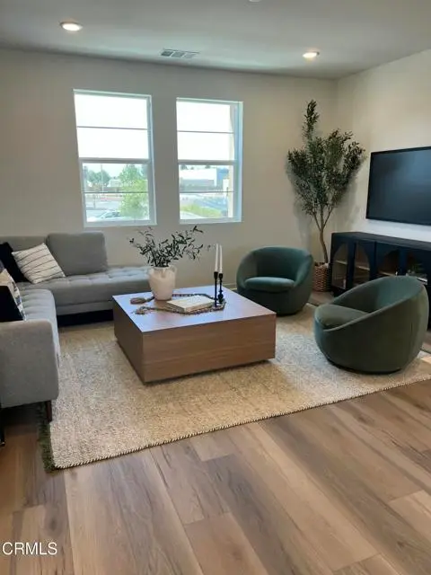 555 Via Vallarta, Camarillo, CA 93012 - #3