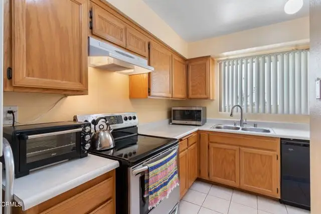 7651 Reseda Boulevard  #28-W, Reseda, CA 91335 - #3