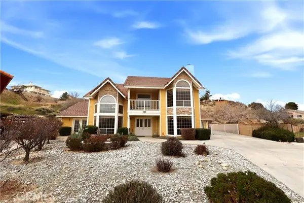 17850 Portside Ln, Victorville, CA 92395