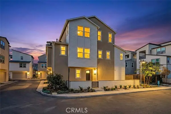 418 Lobata, Irvine, CA 92618