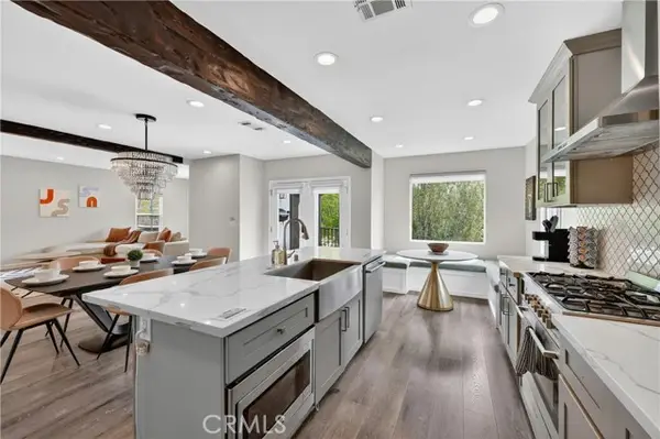 1029 Keniston, Los Angeles, CA 90019