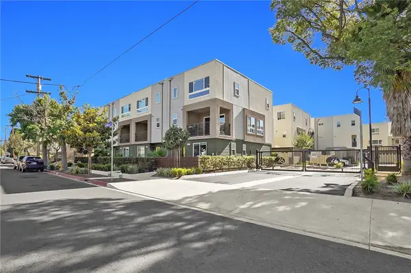 5262 Bainbridge Place, Valley Village, CA 91607