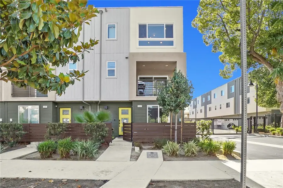 5262 Bainbridge Place, Valley Village, CA 91607 - #2