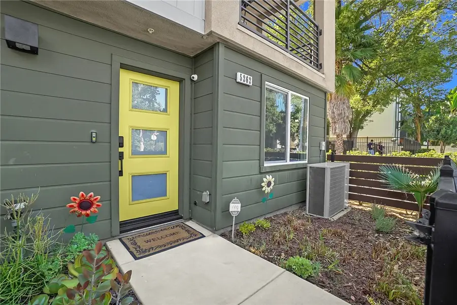 5262 Bainbridge Place, Valley Village, CA 91607 - #3