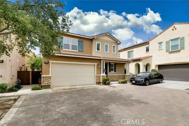 3843 Oakville, Ontario, CA 91761 - #2