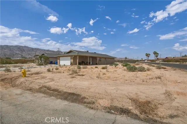 6252 Smoketree Avenue, Twentynine Palms, CA 92277 - #2