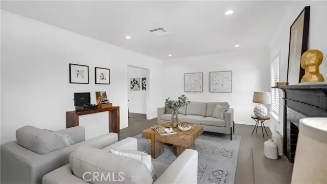10207 Camarillo Street, Toluca Lake, CA 91602 - #2