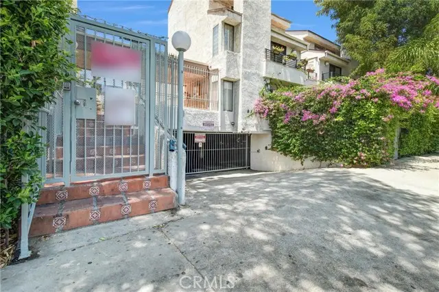 8221 Langdon Avenue  #207, Van Nuys, CA 91406 - #3