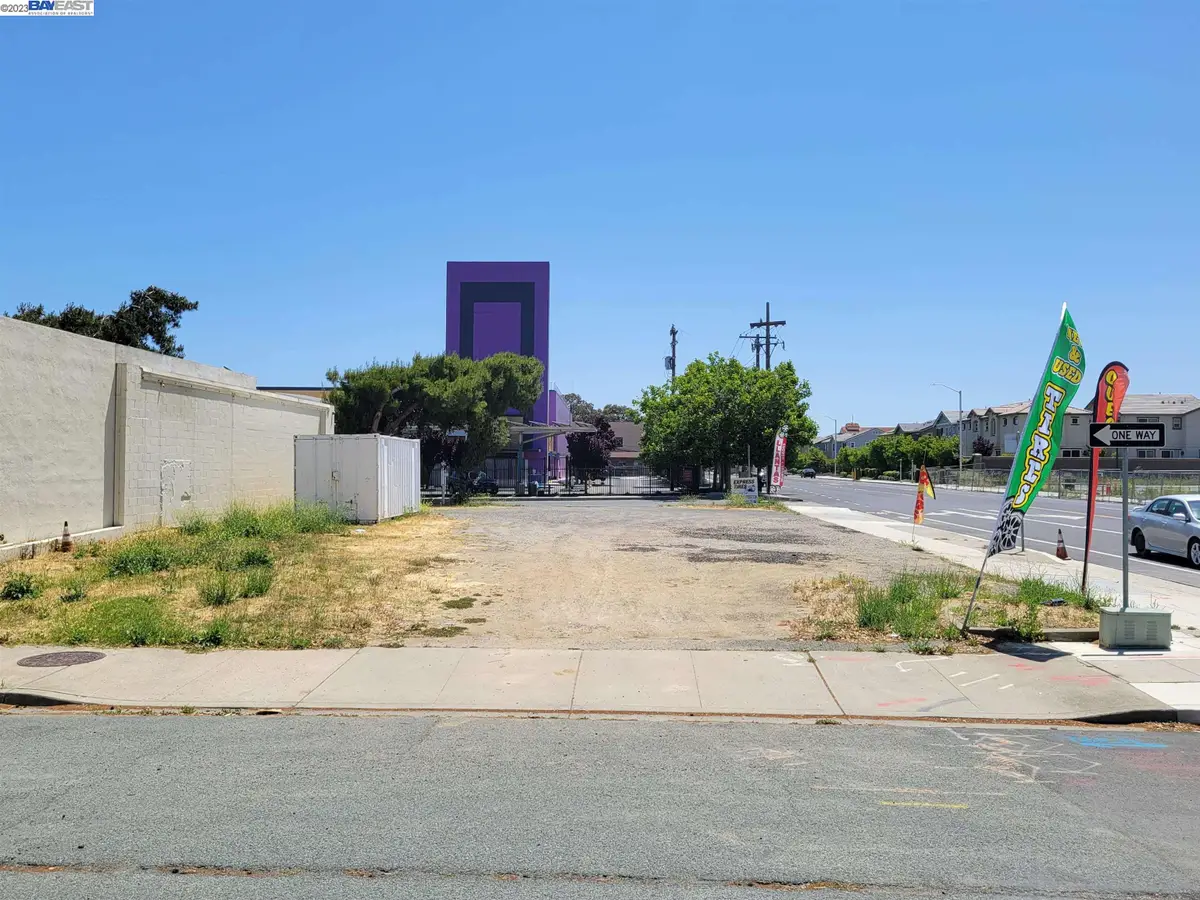 301 Central Ave., Pittsburg, CA 94565 - #1