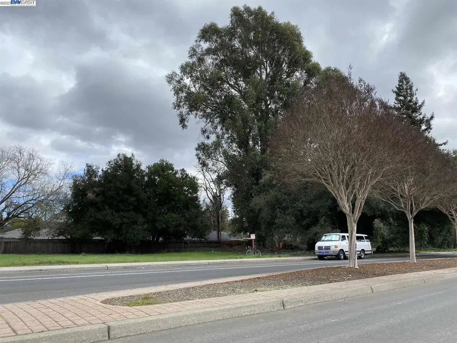 1698 D Street, Napa, CA 94559 - Image #2