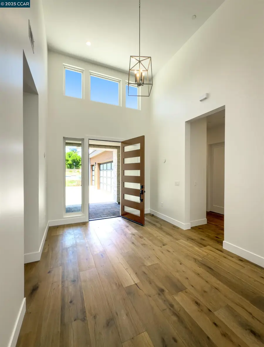 1070 Borrette Court, Napa, CA 94558 - Image #3