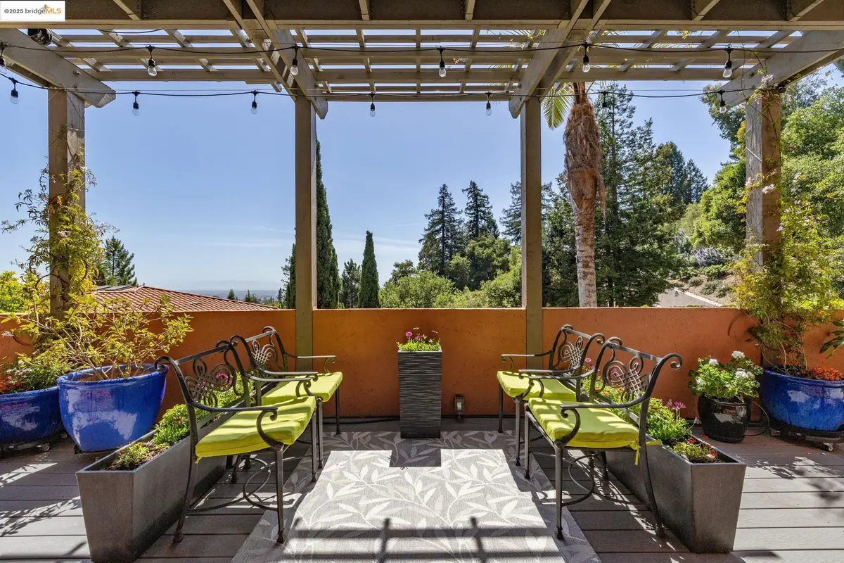 260 Alvarado Rd, Berkeley, CA 94705 - Image #1