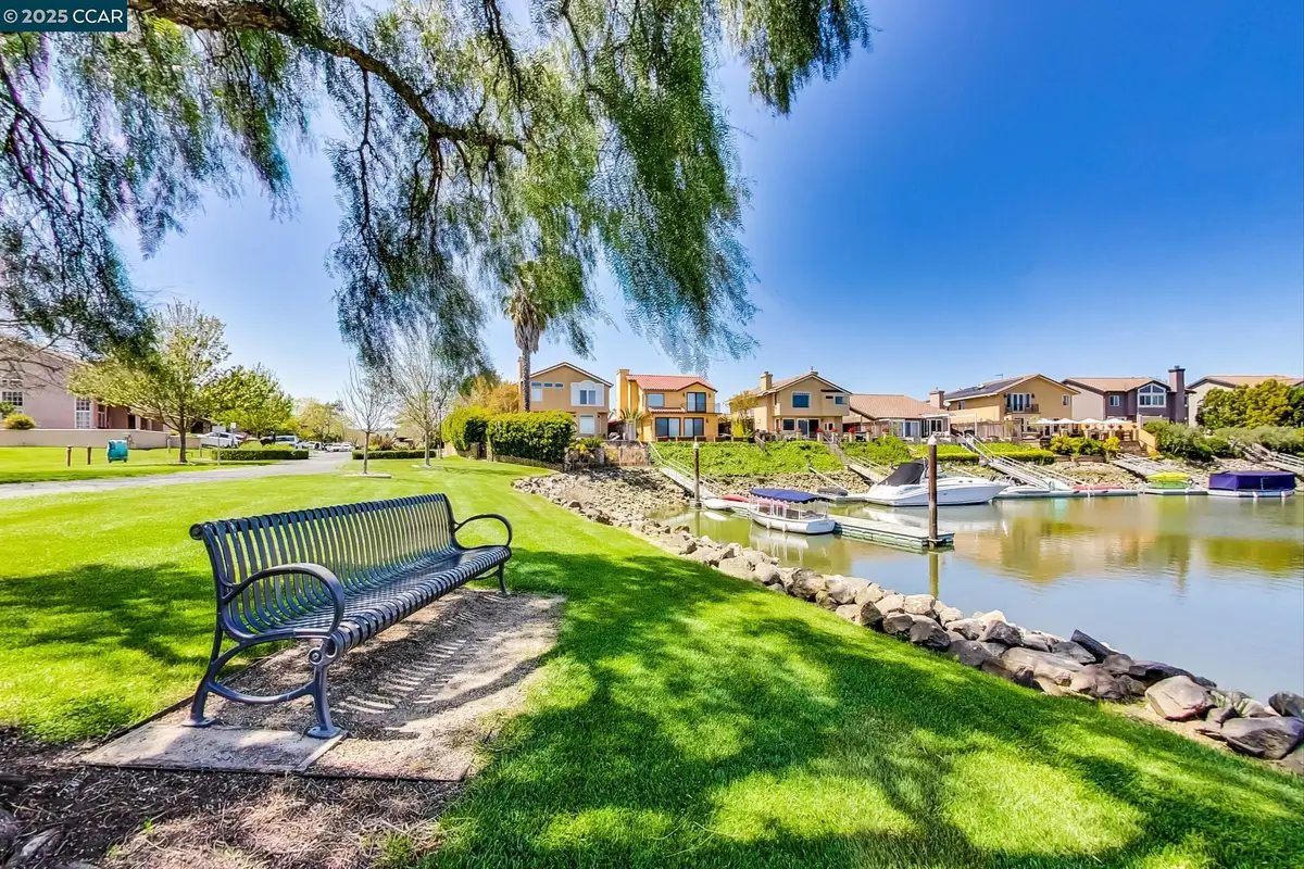 19 S Newport Dr, Napa, CA 94559 - Image #1