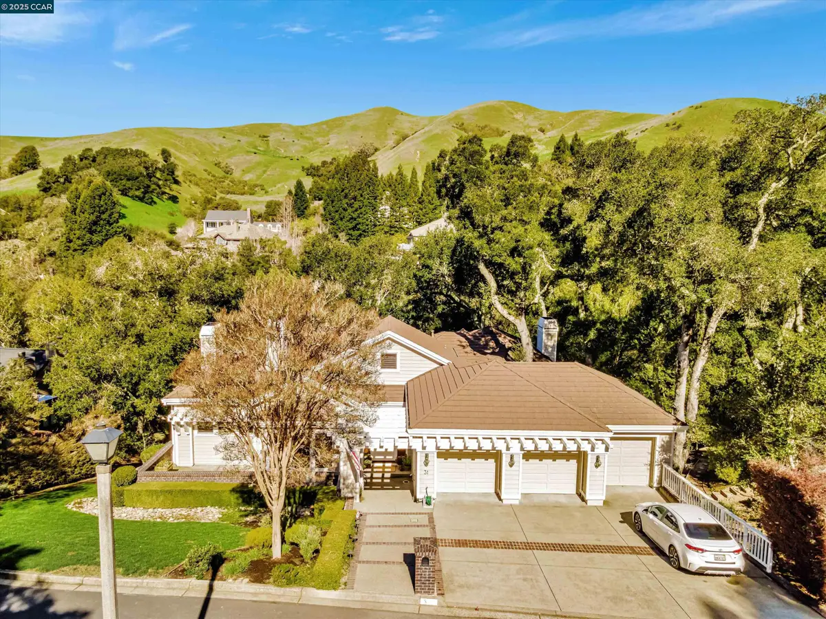 31 Merrill Cir S, Moraga, CA 94556 - Image #1