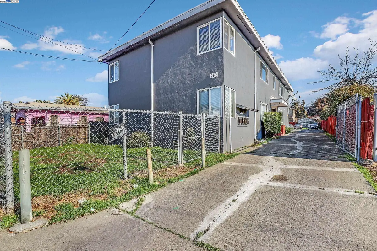7448 Lockwood St, Oakland, CA 94621 - Image #1