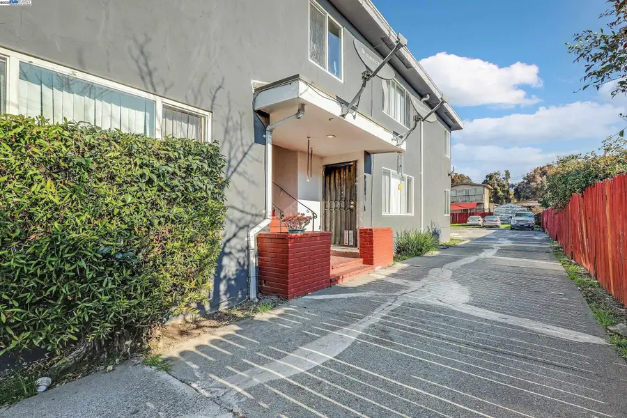 7448 Lockwood St, Oakland, CA 94621 - Image #3