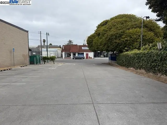 2308 Encinal Ave, Alameda, CA 94501 - Image #2